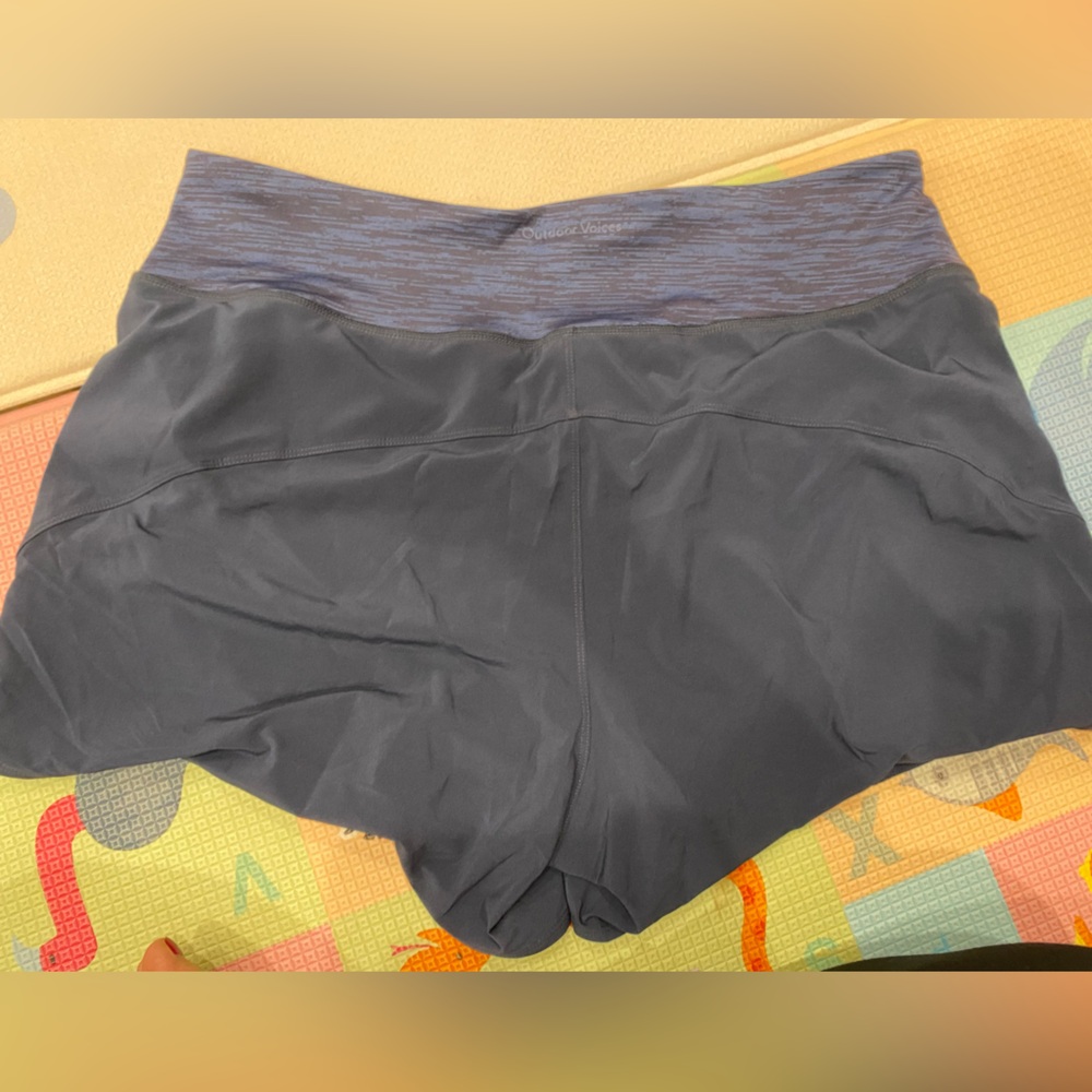 NWT Outdoor Voices Hudson 4” shorts, Navy. Interior key and exterior zip pocket - Picture 2 of 7